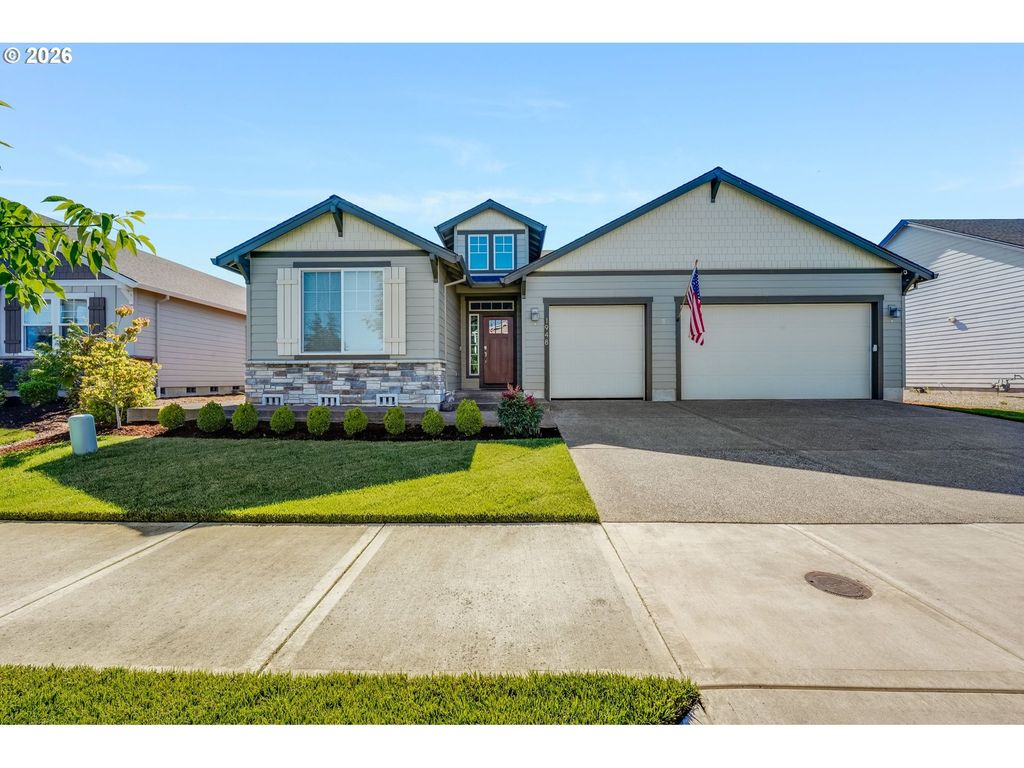 1948 N IVY St, Canby, OR 97013