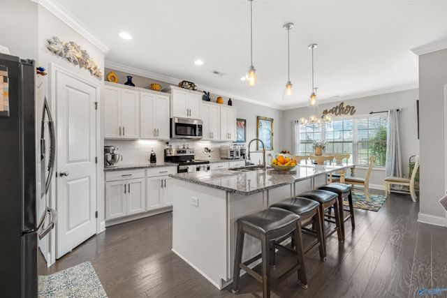 146 Willow Bank Circle, Decatur, AL 35603