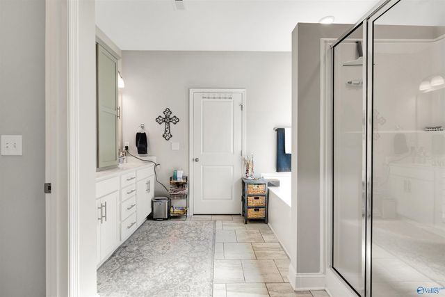 146 Willow Bank Circle, Decatur, AL 35603