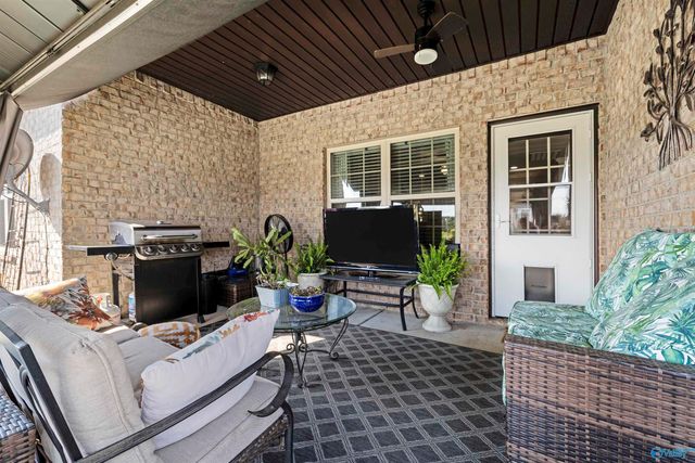 146 Willow Bank Circle, Decatur, AL 35603