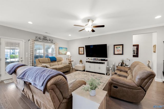 146 Willow Bank Circle, Decatur, AL 35603