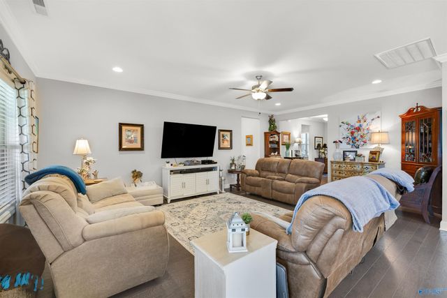 146 Willow Bank Circle, Decatur, AL 35603