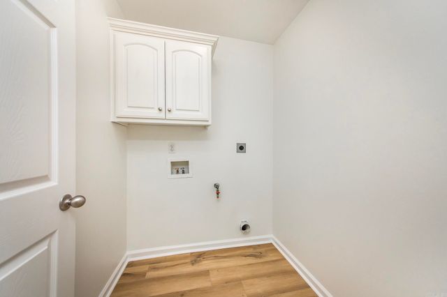 11609 Ridgetop Dr, Sherwood, AR 72120