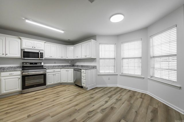 11609 Ridgetop Dr, Sherwood, AR 72120