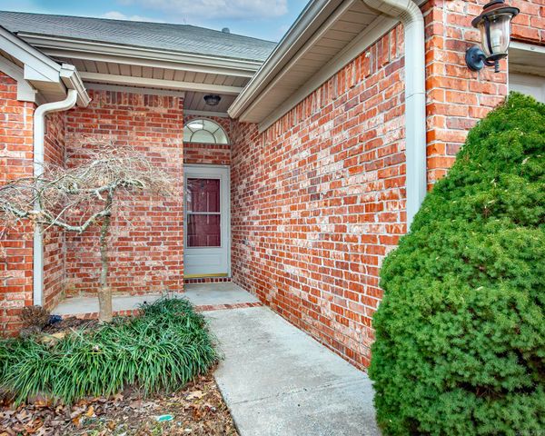 11609 Ridgetop Dr, Sherwood, AR 72120