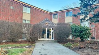 17 Weld St 37, Framingham, MA 01702