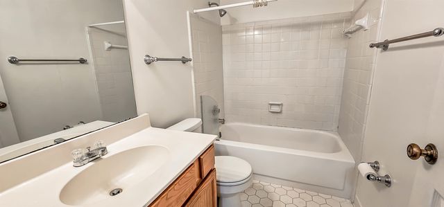 7024 COUNTRY RD, Germantown, TN 38138