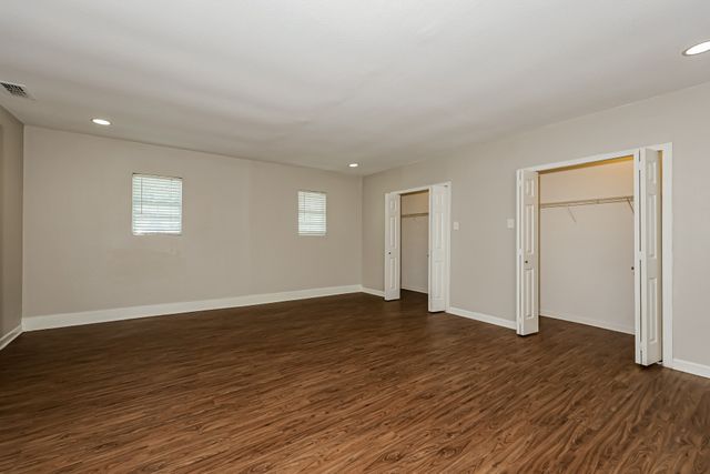 1217 Meadow Creek Drive, Lancaster, TX 75146