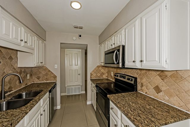 1217 Meadow Creek Drive, Lancaster, TX 75146