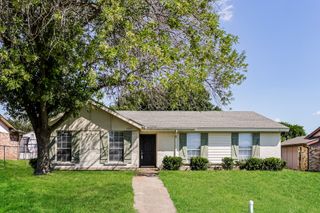 1217 Meadow Creek Drive, Lancaster, TX 75146