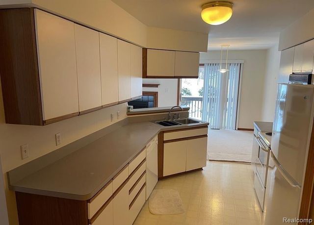 2445 Mulberry Court, Ann Arbor, MI 48104