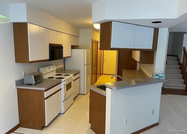 2445 Mulberry Court, Ann Arbor, MI 48104