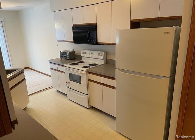 2445 Mulberry Court, Ann Arbor, MI 48104