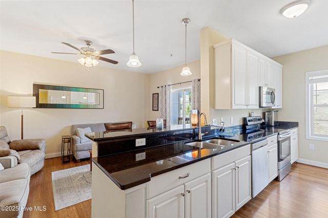 123 Covil Avenue 203, Wilmington, NC 28403