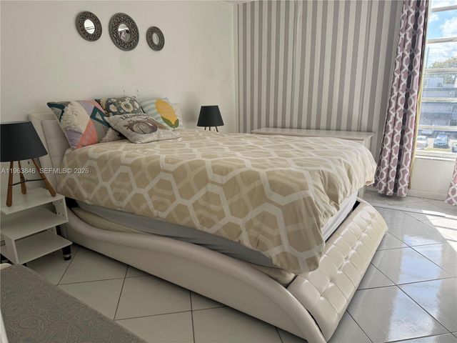 8821 W Flagler St 411, Miami, FL 33174