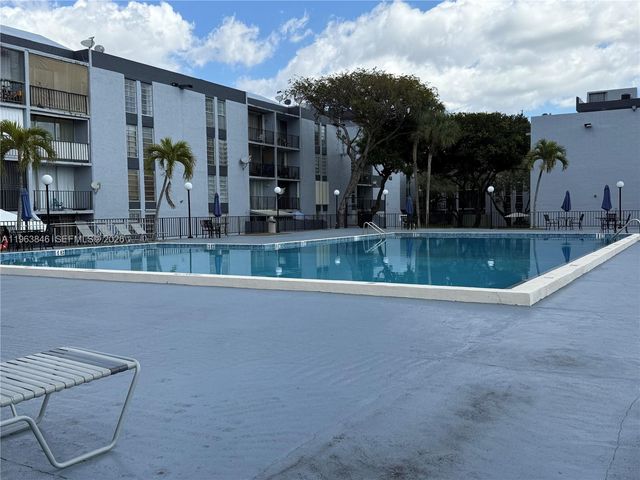 8821 W Flagler St 411, Miami, FL 33174