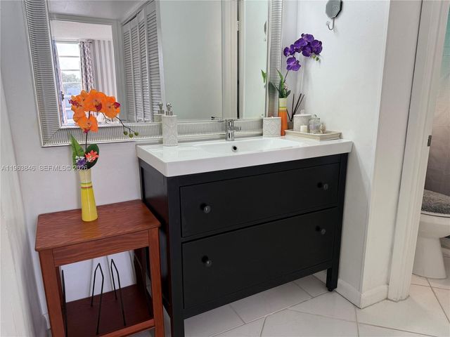 8821 W Flagler St 411, Miami, FL 33174