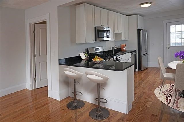 252 Ash St 04, Waltham, MA 02453