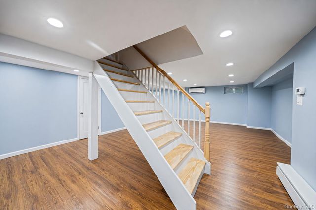 14 Benmor Court, Plainview, NY 11803