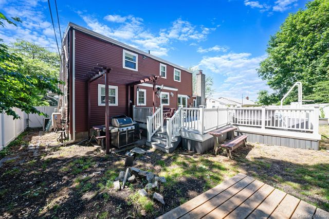 14 Benmor Court, Plainview, NY 11803