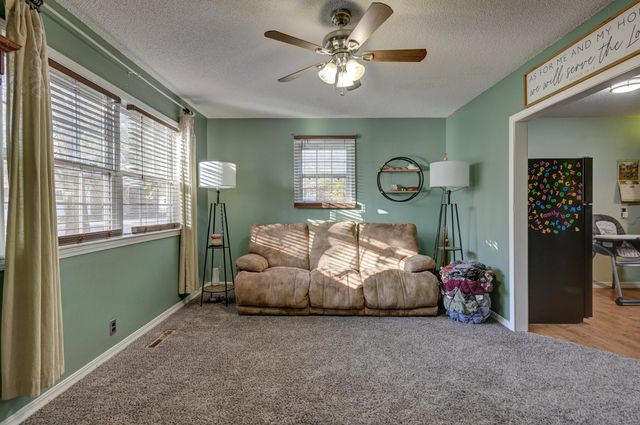 915 Murphy Avenue, Joplin, MO 64801