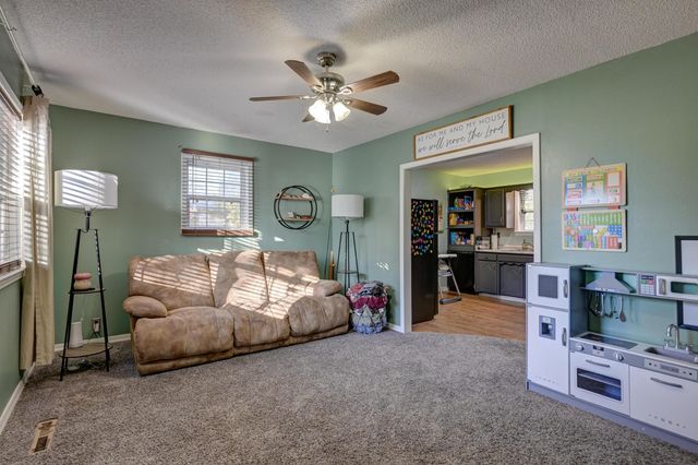 915 Murphy Avenue, Joplin, MO 64801