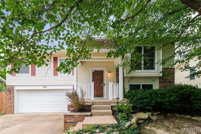 808 Timberfield Drive, Ballwin, MO 63021
