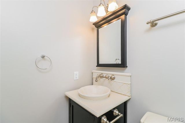 808 Timberfield Drive, Ballwin, MO 63021