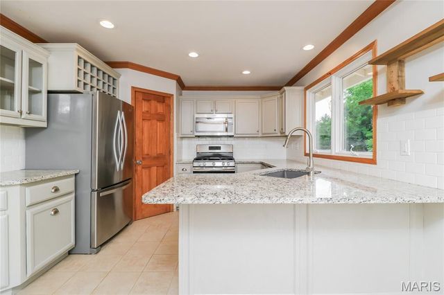 808 Timberfield Drive, Ballwin, MO 63021