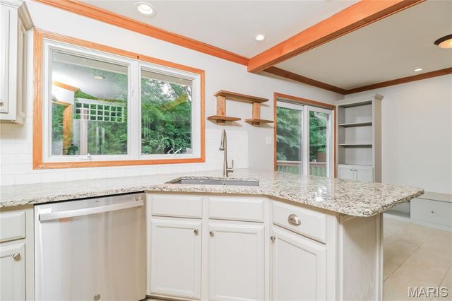 808 Timberfield Drive, Ballwin, MO 63021