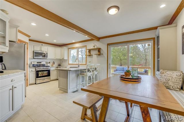 808 Timberfield Drive, Ballwin, MO 63021