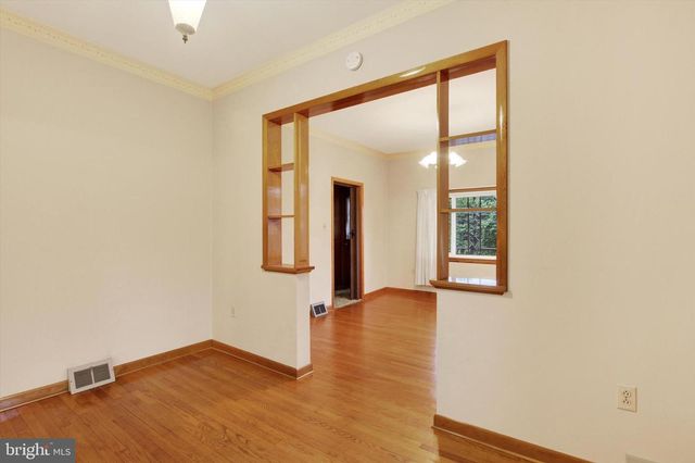 215 MOUNT AIRY AVE, Waynesboro, PA 17268