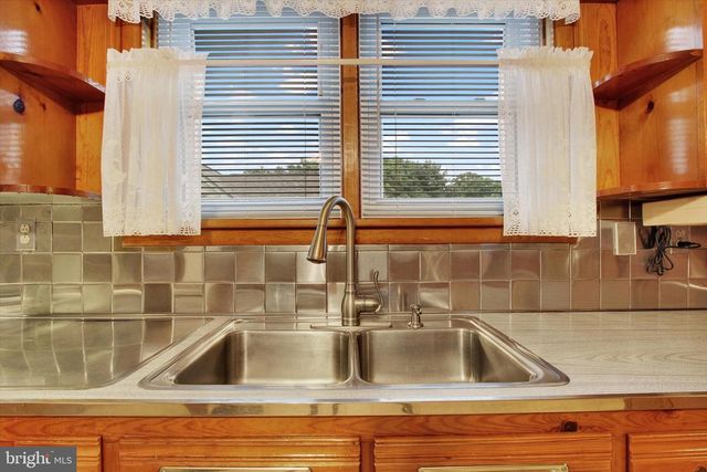 215 MOUNT AIRY AVE, Waynesboro, PA 17268