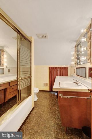 215 MOUNT AIRY AVE, Waynesboro, PA 17268