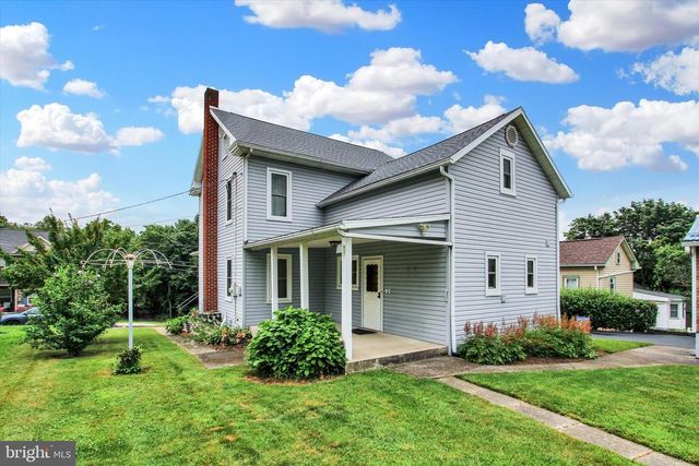 215 MOUNT AIRY AVE, Waynesboro, PA 17268