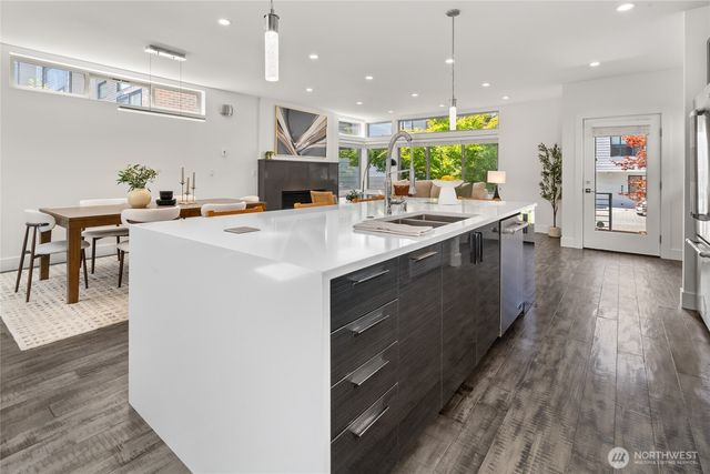 8347 12th Avenue NW, Seattle, WA 98117