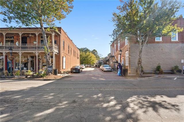 125 Spring Drive, Roswell, GA 30075