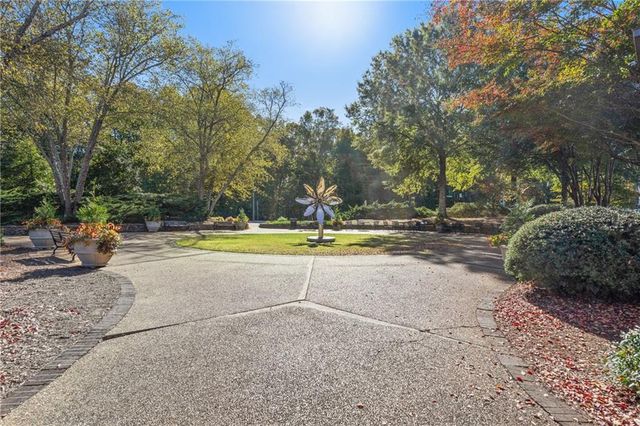 125 Spring Drive, Roswell, GA 30075