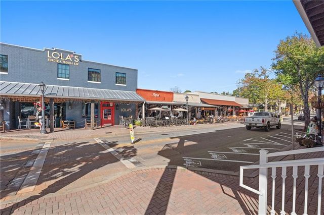 125 Spring Drive, Roswell, GA 30075