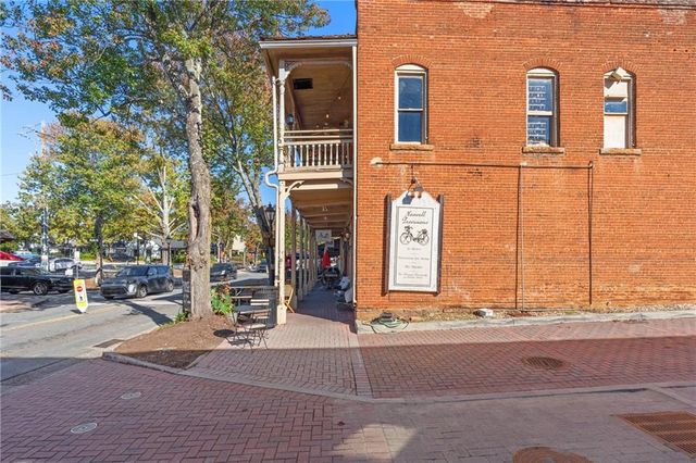 125 Spring Drive, Roswell, GA 30075