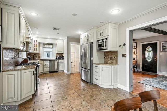 302 WASHINGTON AVE, Pitman, NJ 08071