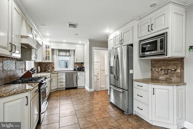 302 WASHINGTON AVE, Pitman, NJ 08071