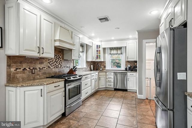 302 WASHINGTON AVE, Pitman, NJ 08071