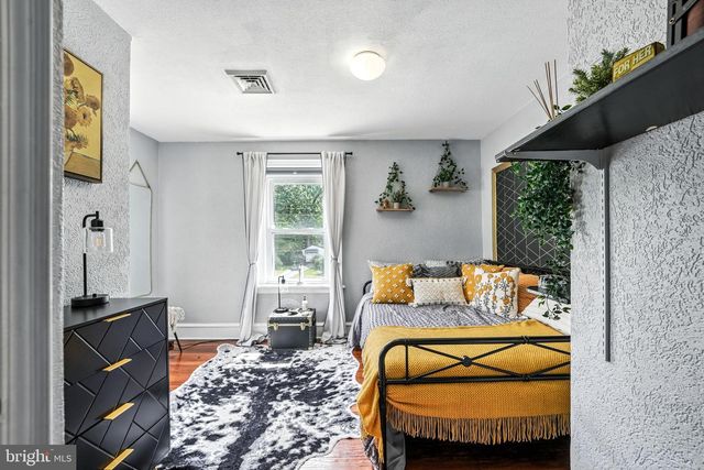 302 WASHINGTON AVE, Pitman, NJ 08071