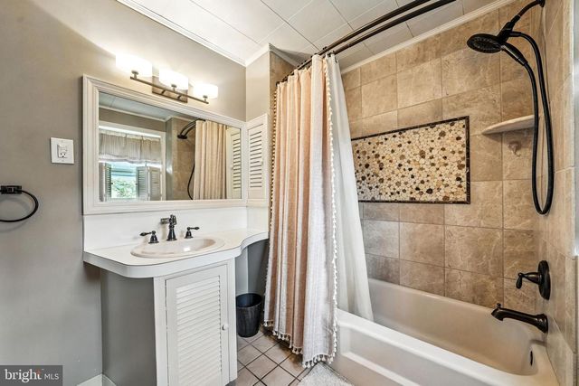 302 WASHINGTON AVE, Pitman, NJ 08071