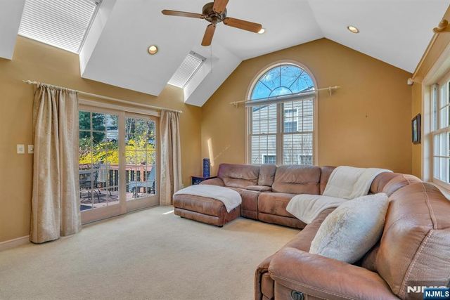 1 Crescent Place, Ho-ho-kus, NJ 07423