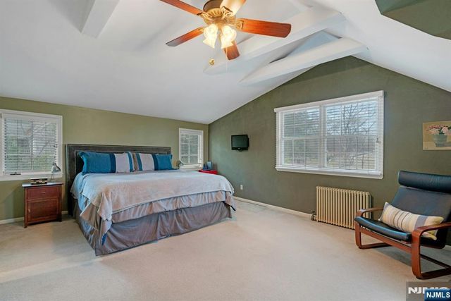 1 Crescent Place, Ho-ho-kus, NJ 07423