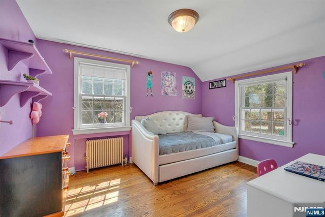 1 Crescent Place, Ho-ho-kus, NJ 07423