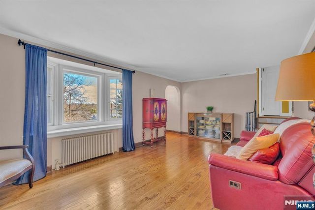 1 Crescent Place, Ho-ho-kus, NJ 07423