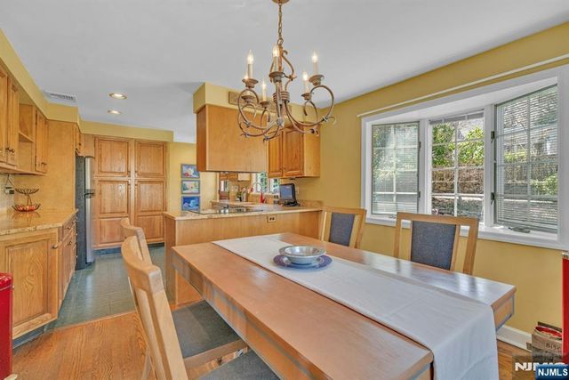 1 Crescent Place, Ho-ho-kus, NJ 07423
